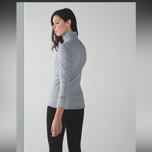 Lululemon Kanto Catch Me 1/2 Zip
Heathered Gray Herringbone  Size 4 Vintage - Picture 13 of 16